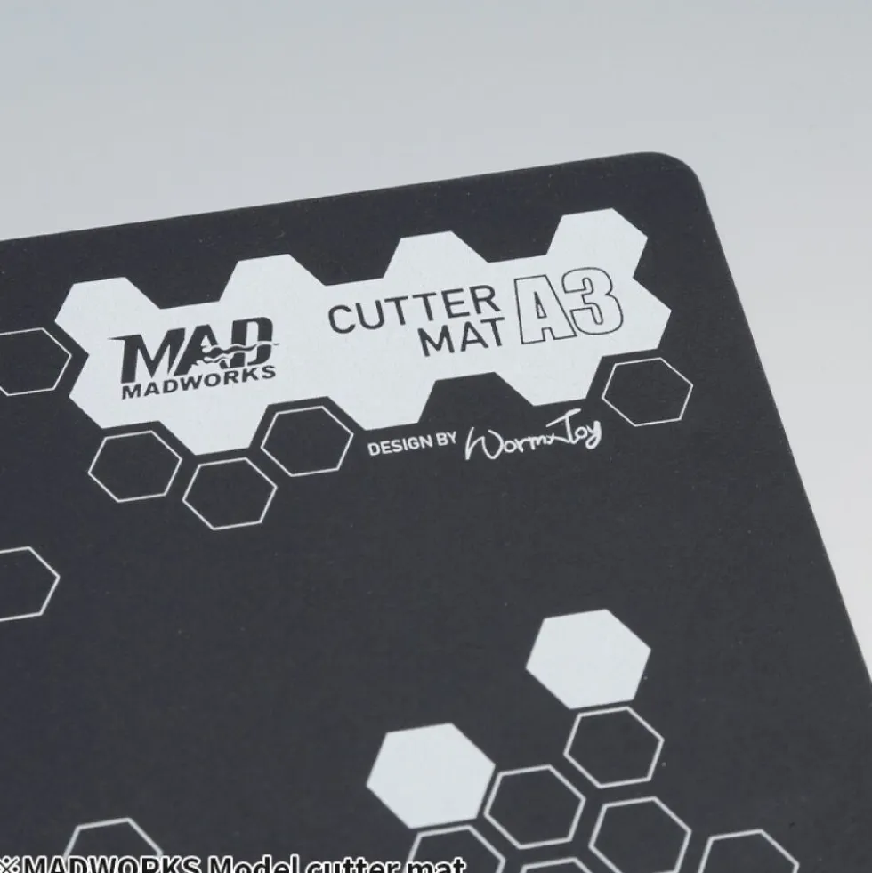 MADWORKS : CUTTING MAT MAD MH-09 ( TAPIS DE DECOUPE )