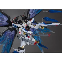METAL BUILD : STRIKE FREEDOM + WING OF LIGHT